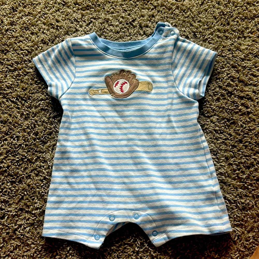 9M baby boy romper! Worn once, in great condition!